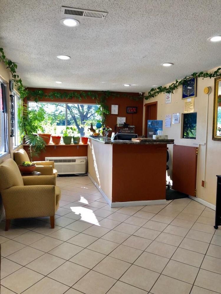 Rodeway Inn Concordia Extérieur photo