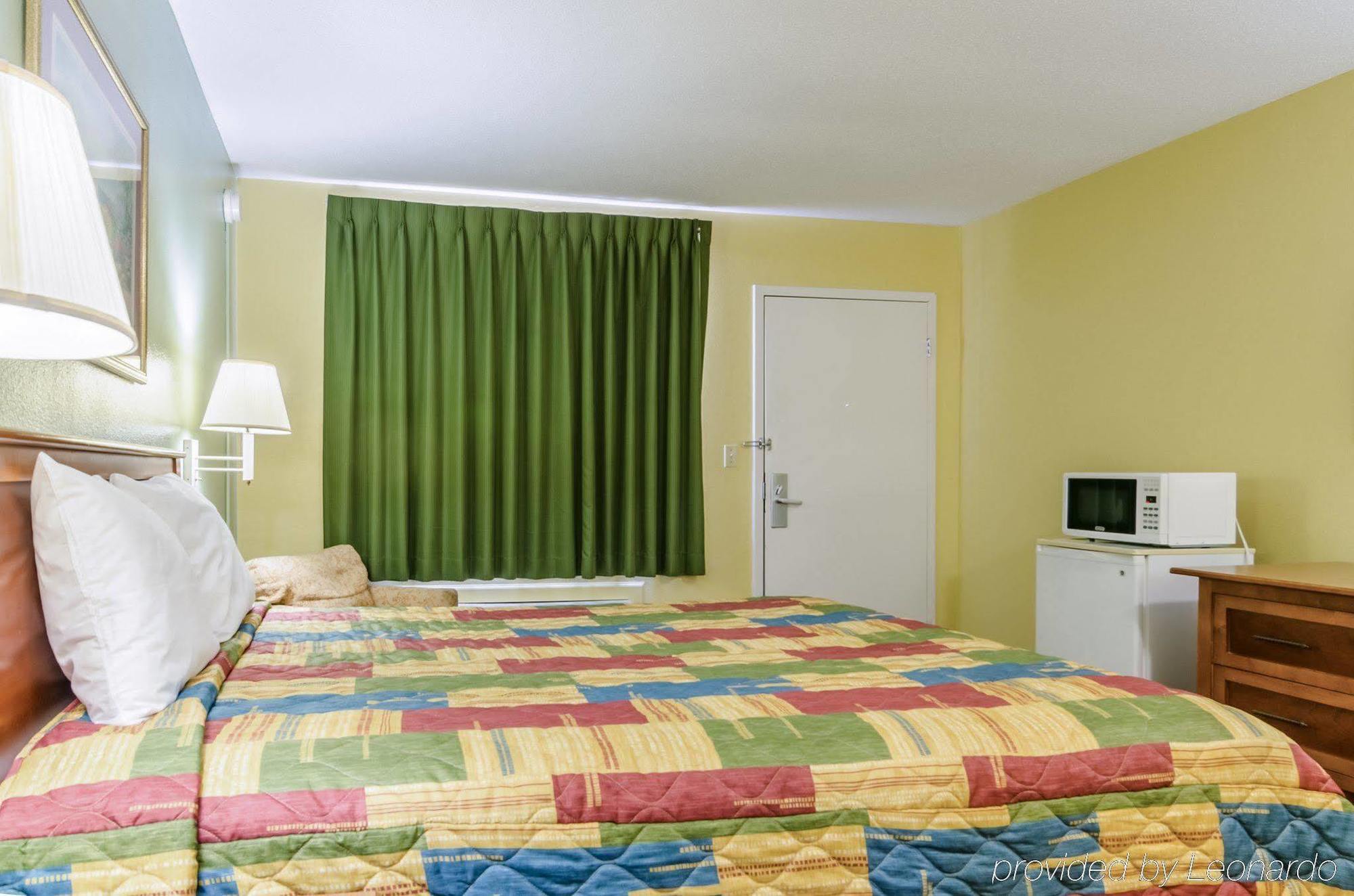 Rodeway Inn Concordia Extérieur photo