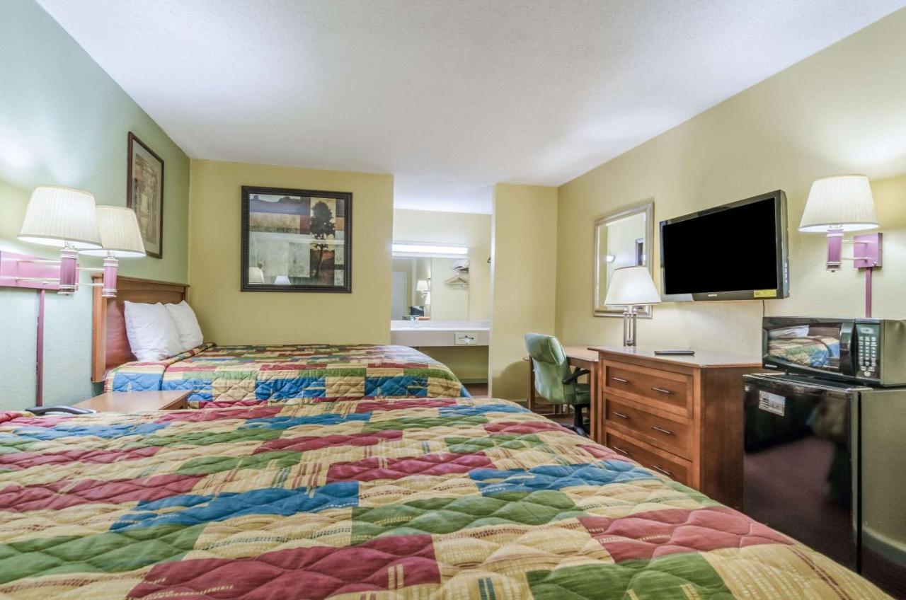 Rodeway Inn Concordia Extérieur photo