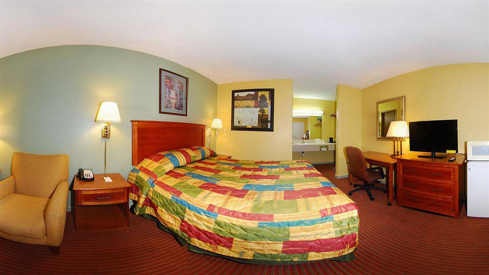 Rodeway Inn Concordia Extérieur photo